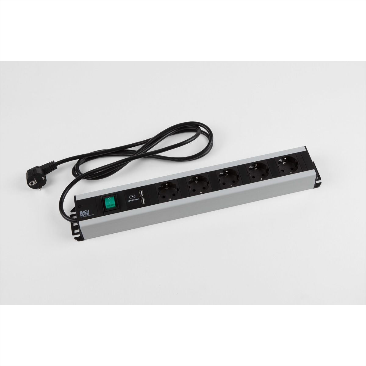 BACHMANN Handwerkerleiste, 5x Schutzkontakt, Schalter, 2x USB-Charger, 19-Zoll-Rack kompatibel, 2 m