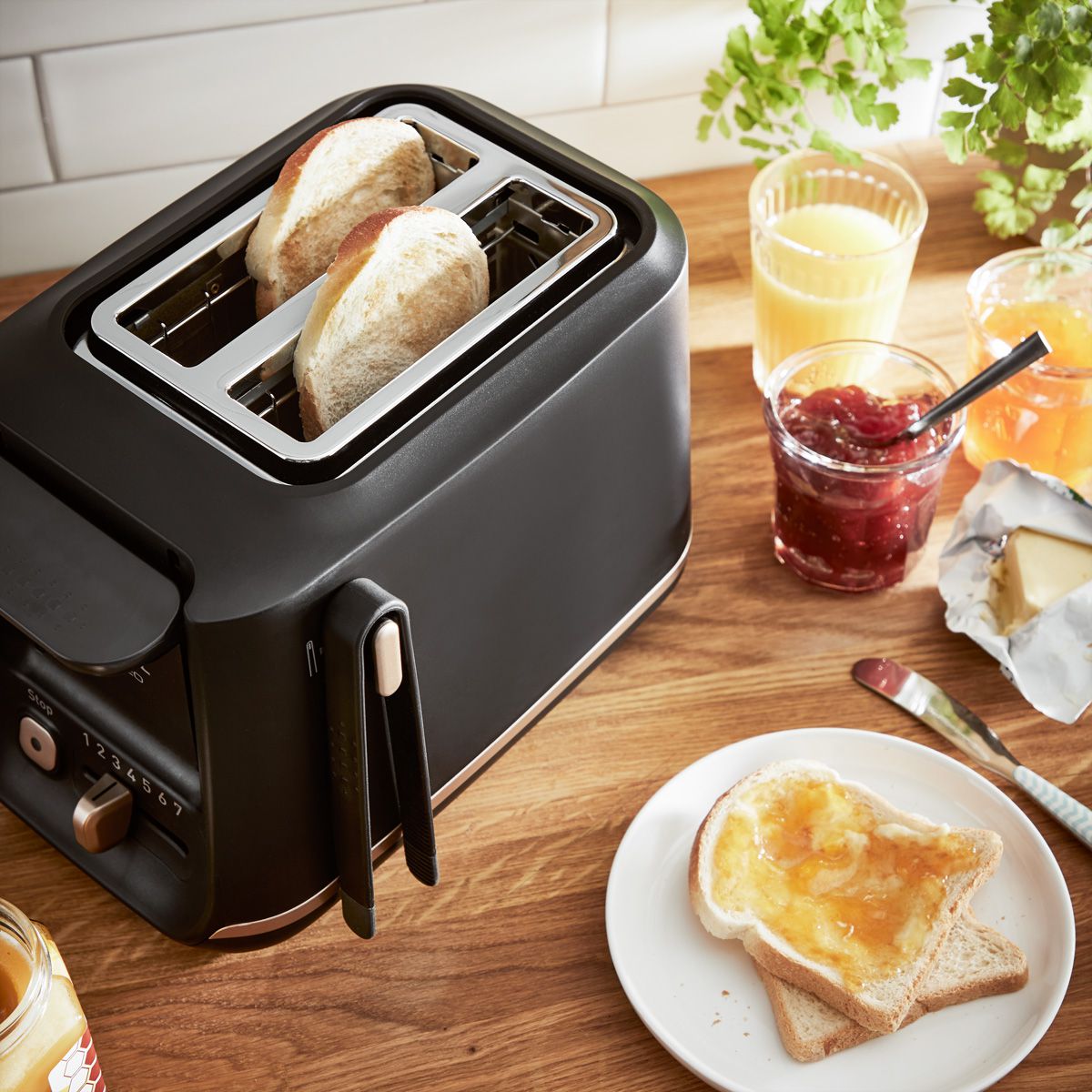 Tefal Toaster Includeo TT533811