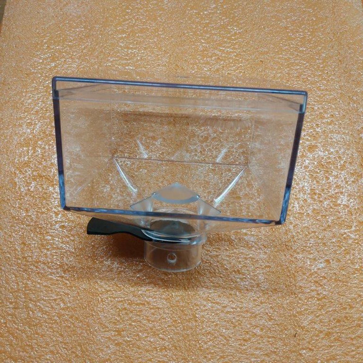 Réservoir à grains avec capot type 1663