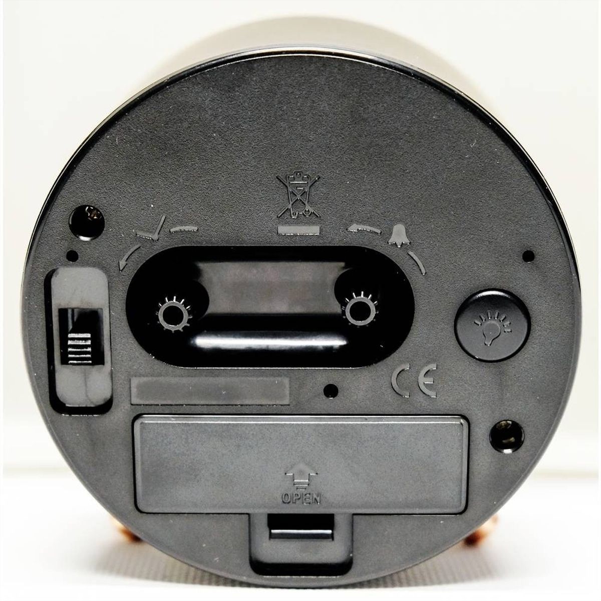 Réveil analogique Technoline modèle F
