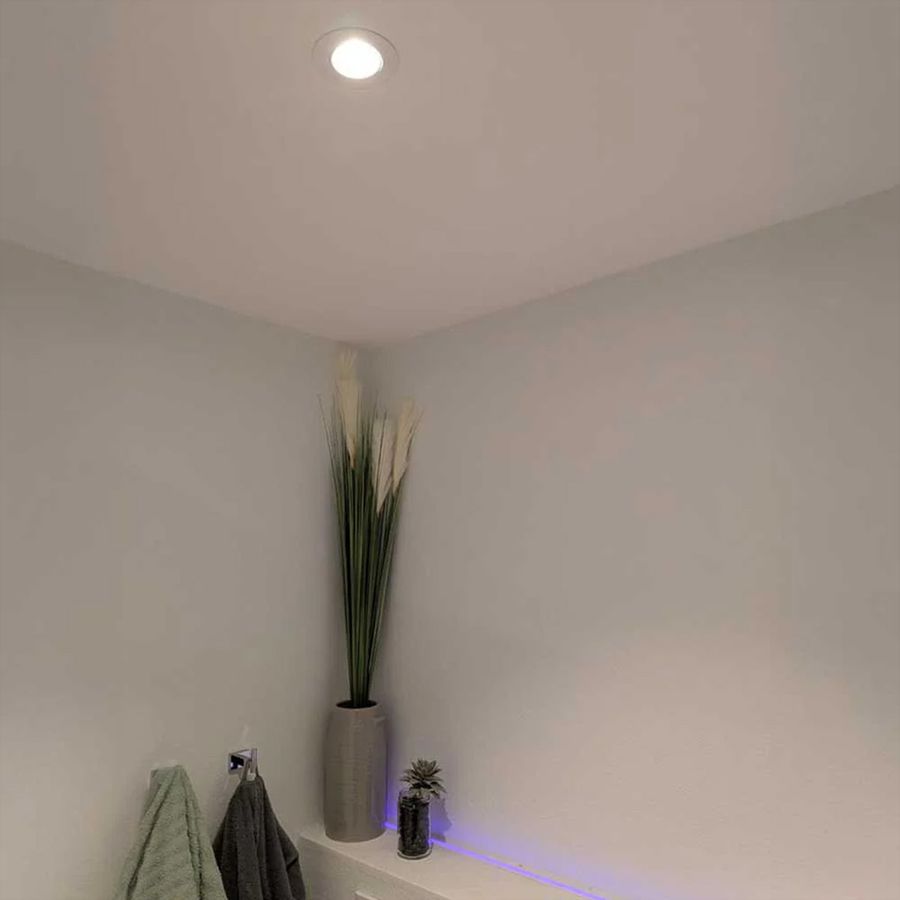Shelly LightSolutions Hilux DS8, weiss