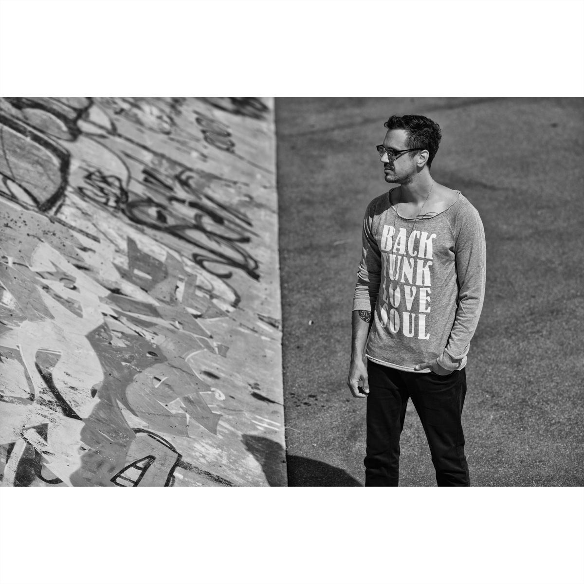 Robes Seven BFLS T-Sweatshirt M Unisex