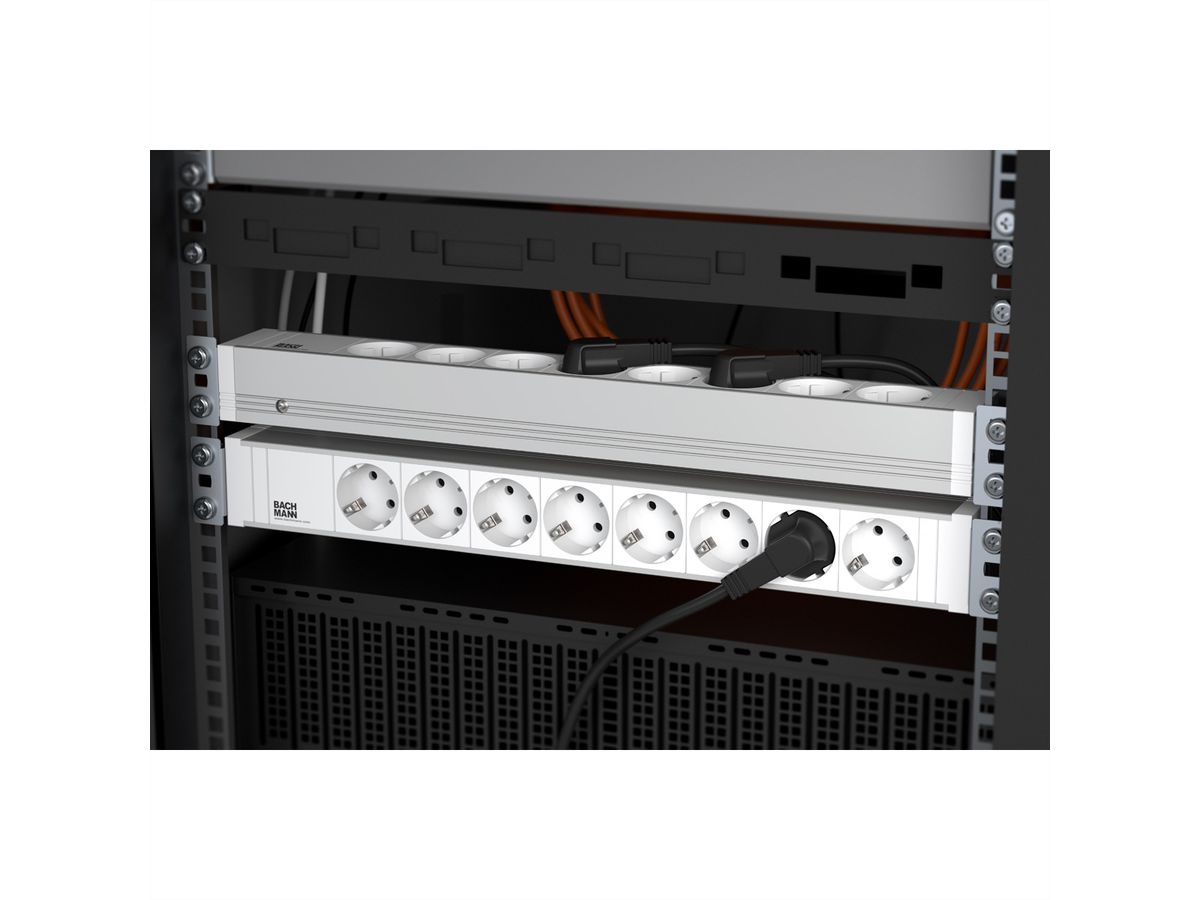 BACHMANN 19" 1,5HE 8xCEE7/3 ws Strom 2,0m CEE7/7