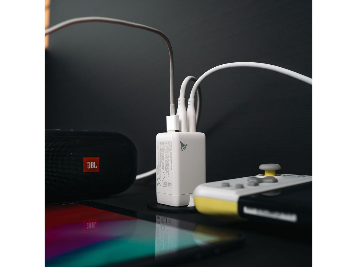 Aqiila UCB-C Chargeur de prise W3, 67W 2x USB-C 1x USB-A
